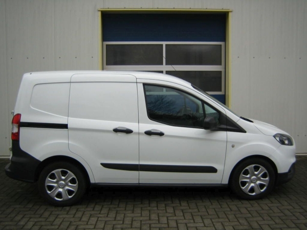​Ford Transit Courier  1,0 Ecco Boost Trend